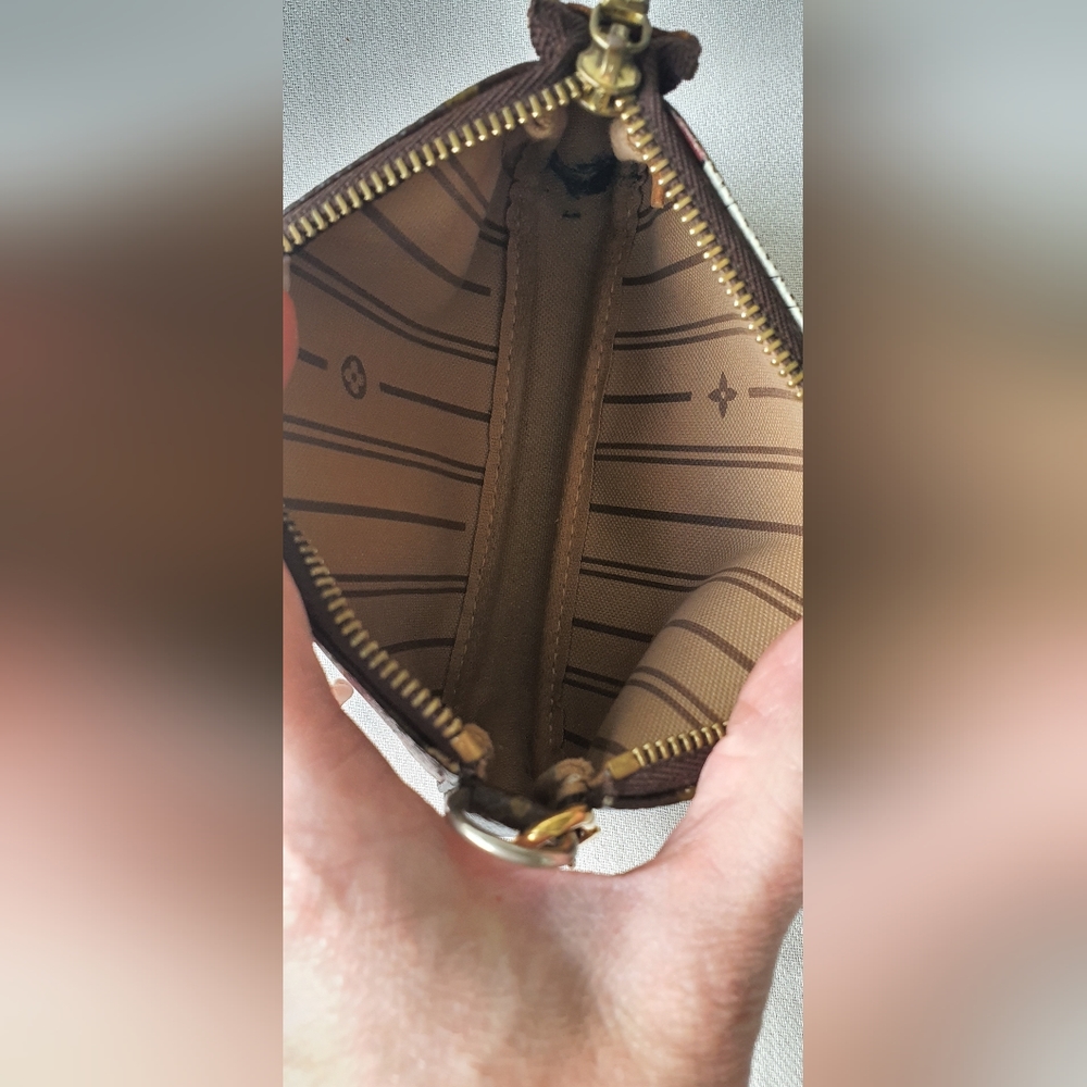 Louis Vuitton Mini Patch Pochette - Picture 9 of 13